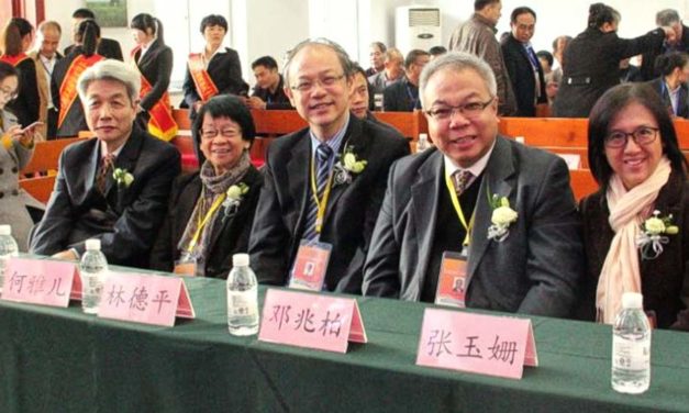林德平博士拜访山东神学院建院