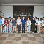 澳门大学生来访三一神学院
