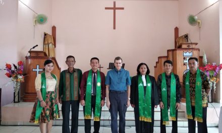 Dr Jeffrey Truscott Teaching in Nias, Indonesia