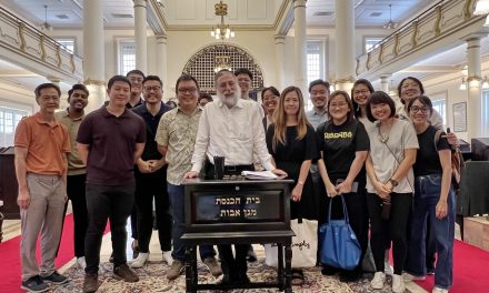 Class visit to the Maghain Aboth Synagogue